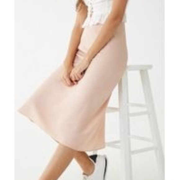 High-Rise Midi Skirt - Picture 3 of 3